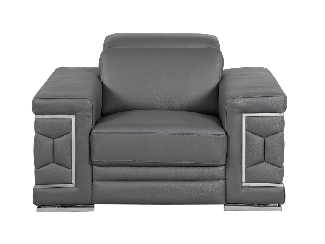 Divanitalia 692 Chair in Black Leather - View of Front of Chair on a White Transparent Background