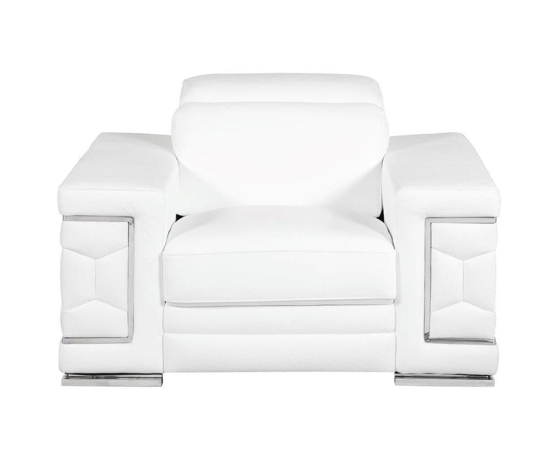 Divanitalia 692 Chair in White Leather - View of Front of Chair on a White Transparent Background