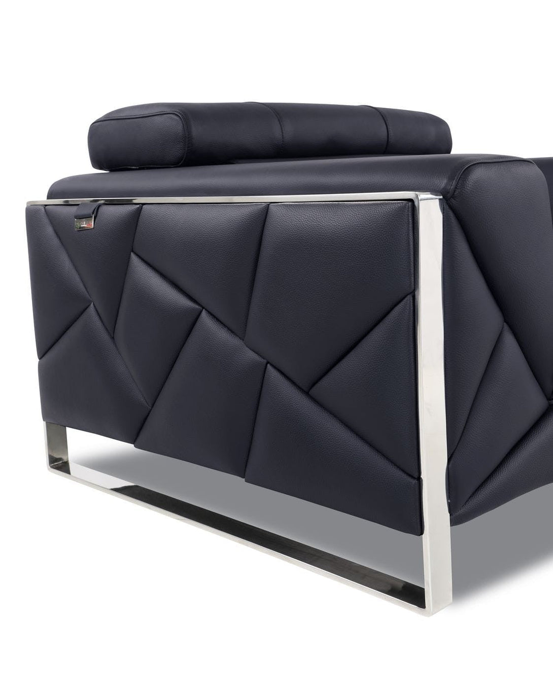 Divanitalia 903 Living Room Set in Black Leather - Close-up View of Sofa Arm