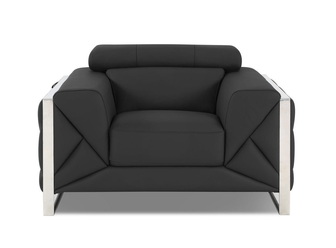 Divanitalia 903 Chair in Black Leather  - View of Front of Chair on a White Transparent Background