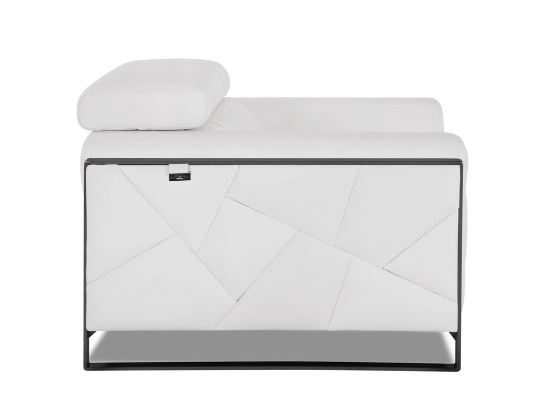 Divanitalia 903 Chair in White Leather - Side View of Rear of Chair on a White Transparent Background