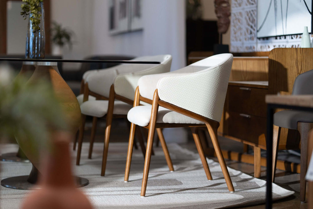 Modrest Cleveland - Contemporary Glass and Walnut Dining Set - Close-up view of the dining room chair in a demo room environment