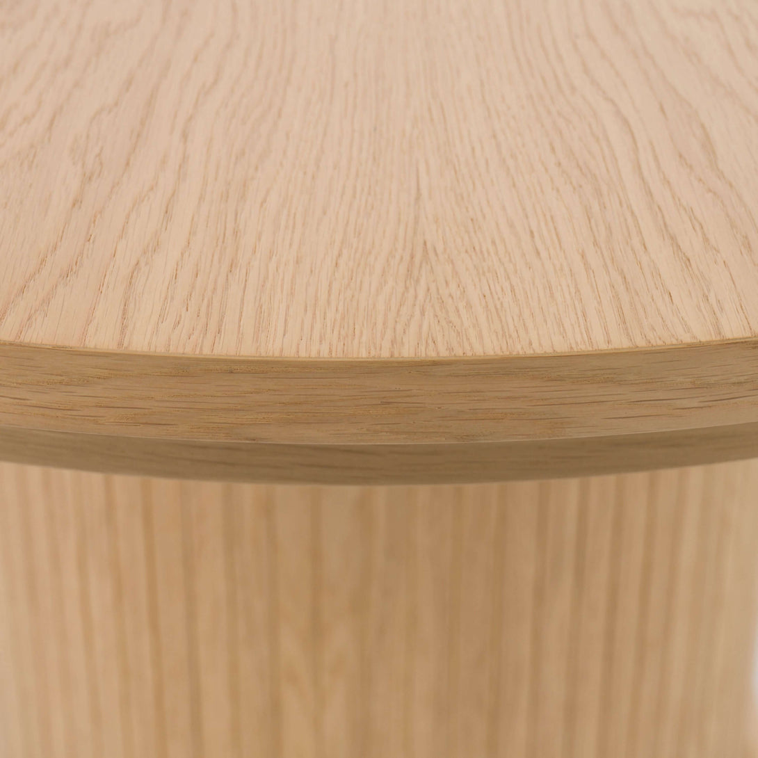 Modrest Milan Modern Natural Oak Dining Table With Extension - Close up view dining table top corners and finish on a white transparent background